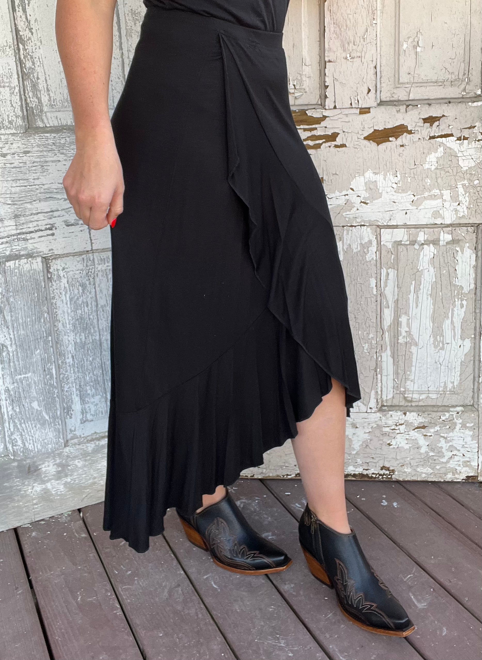 Overfladisk Fremsyn mærke Rhonda Stark Women's Black Flounce Wrap Knit Skirt 581BK – Painted Cowgirl  Western Store