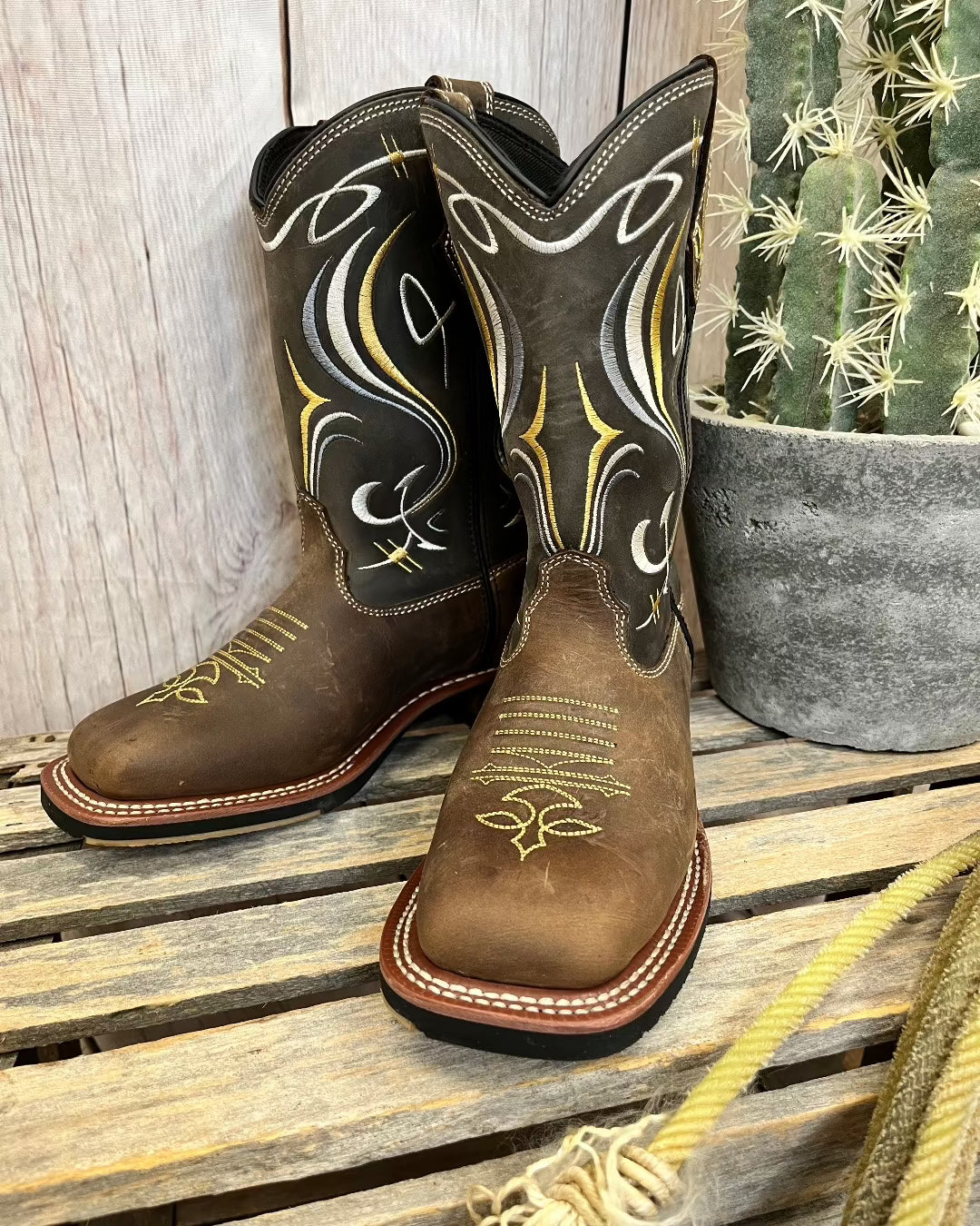 Acid top resistant boots