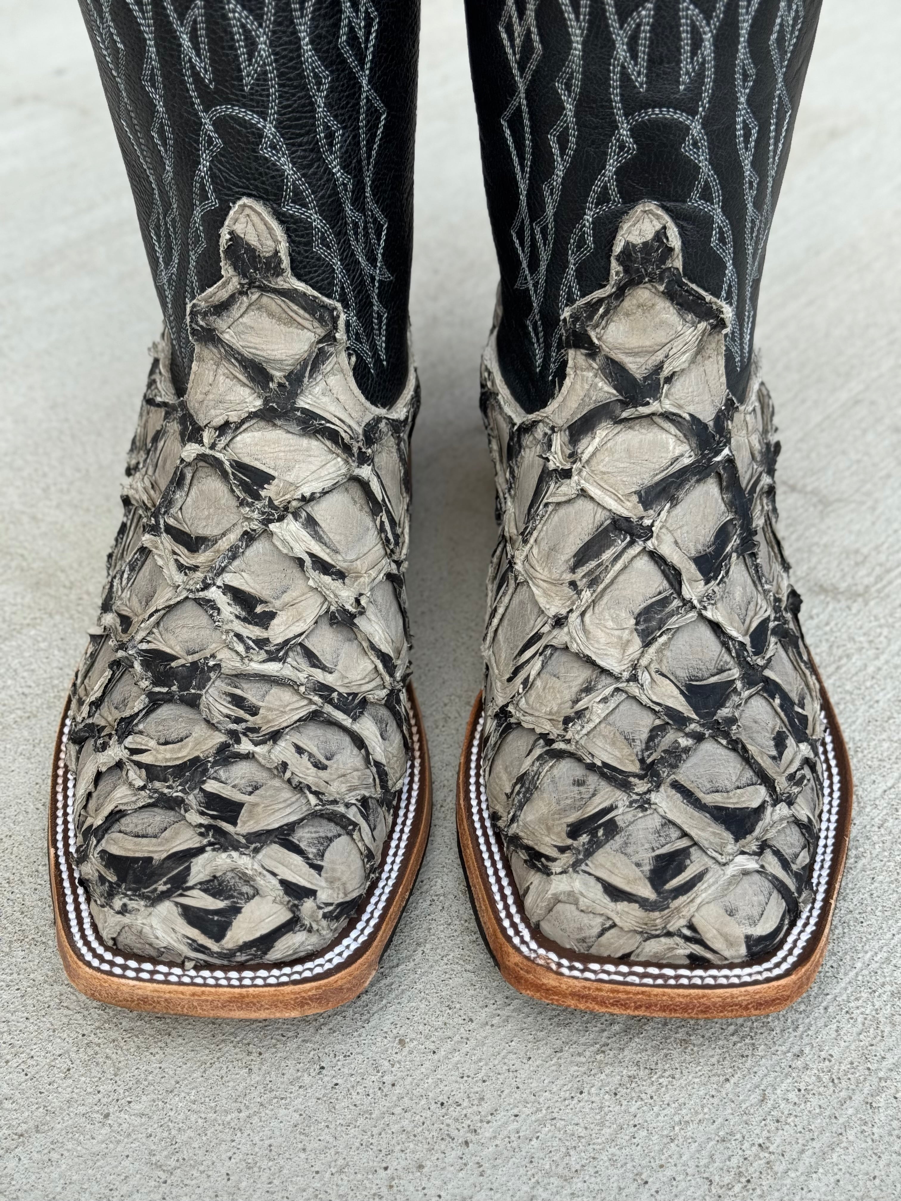 Anderson Bean Men's Stone Cold Black/Grey Big Bass Arapaima & 13