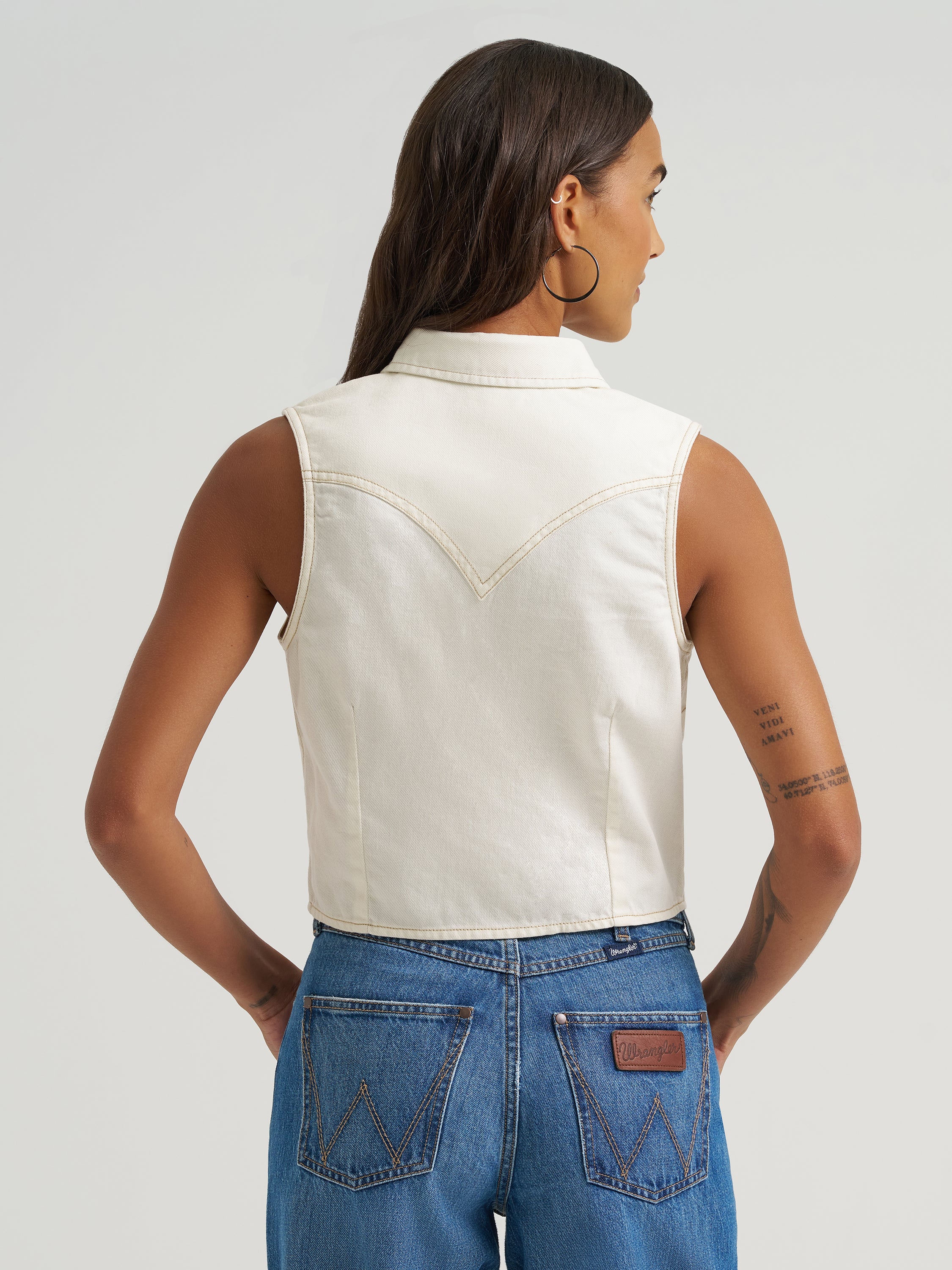 Wrangler Retro Women's Punchy White Denim Pearl Snap Cropped