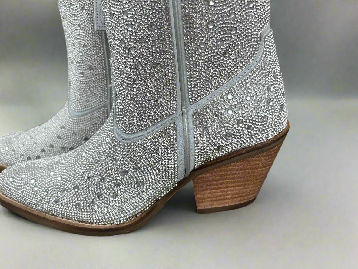 Dingo Women's Silver Rhinestone Cowgirl Ankle Booties DI577-SIL | Painted  Cowgirl Western Store, image size:1182x887