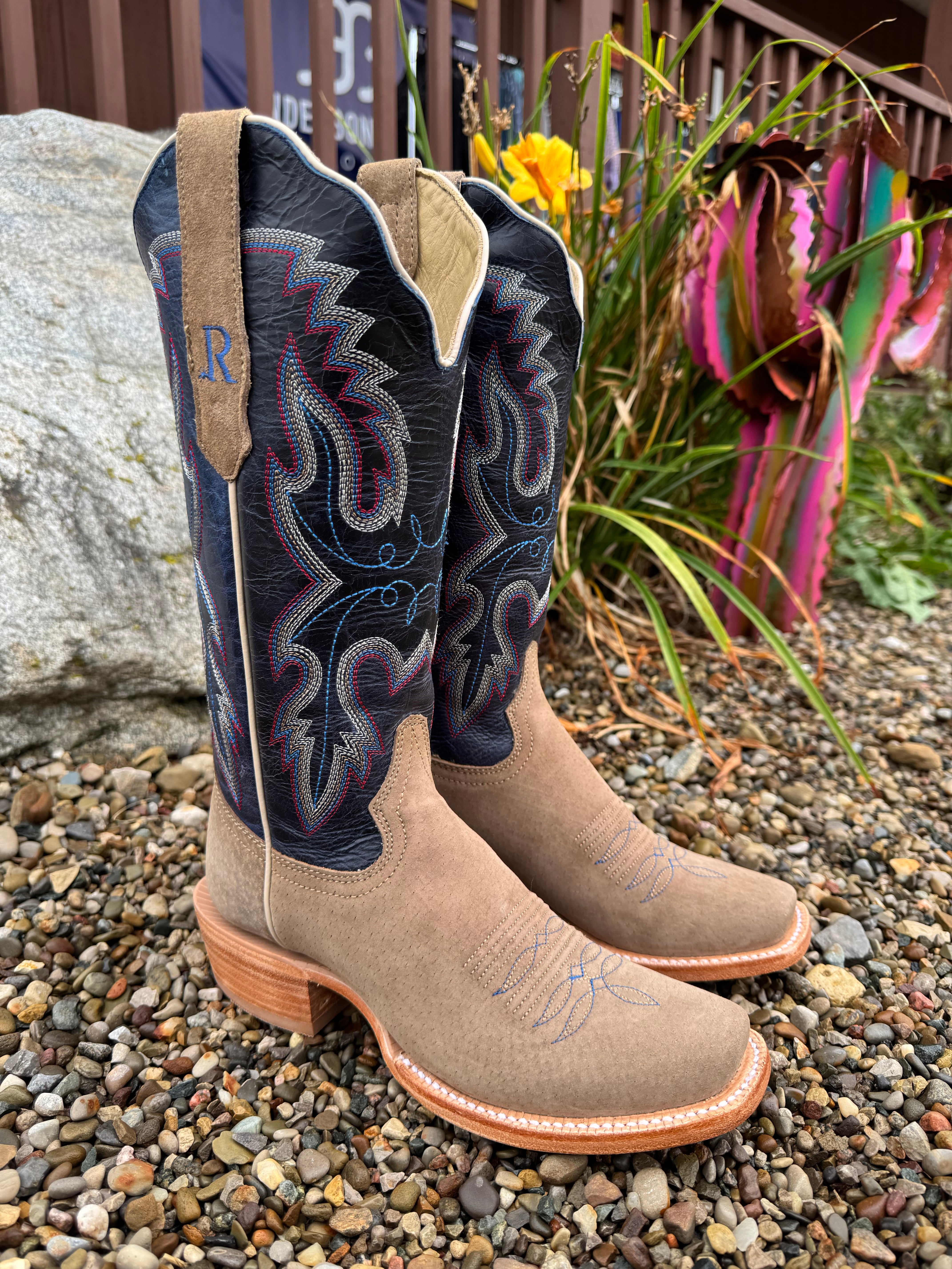 E920405E-38F2-4BD9-85E9-