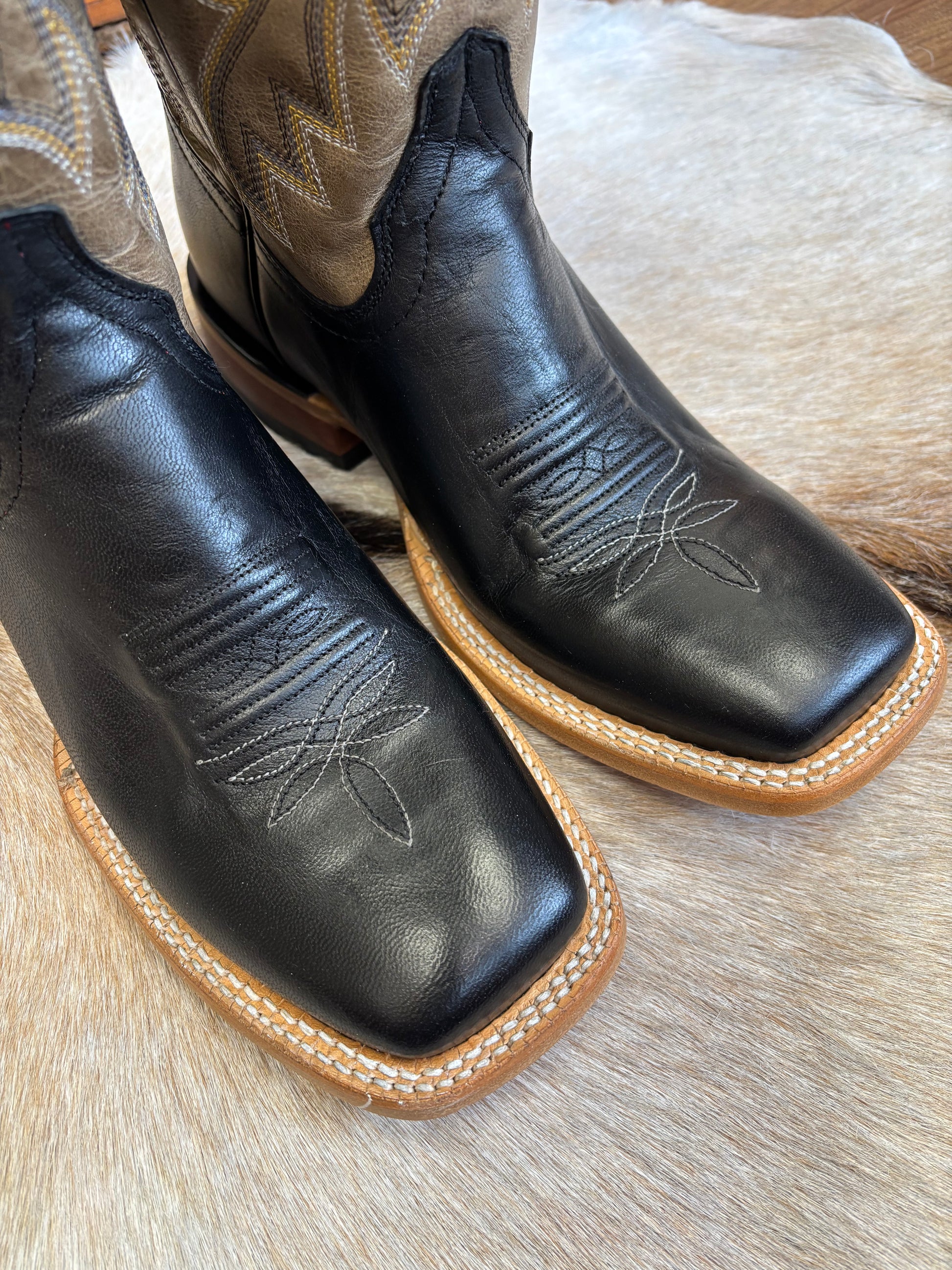 mens square toe dress boots Tony Lama Men's Black & Taupe Luciano Square Toe Cowboy Boot TL3032
