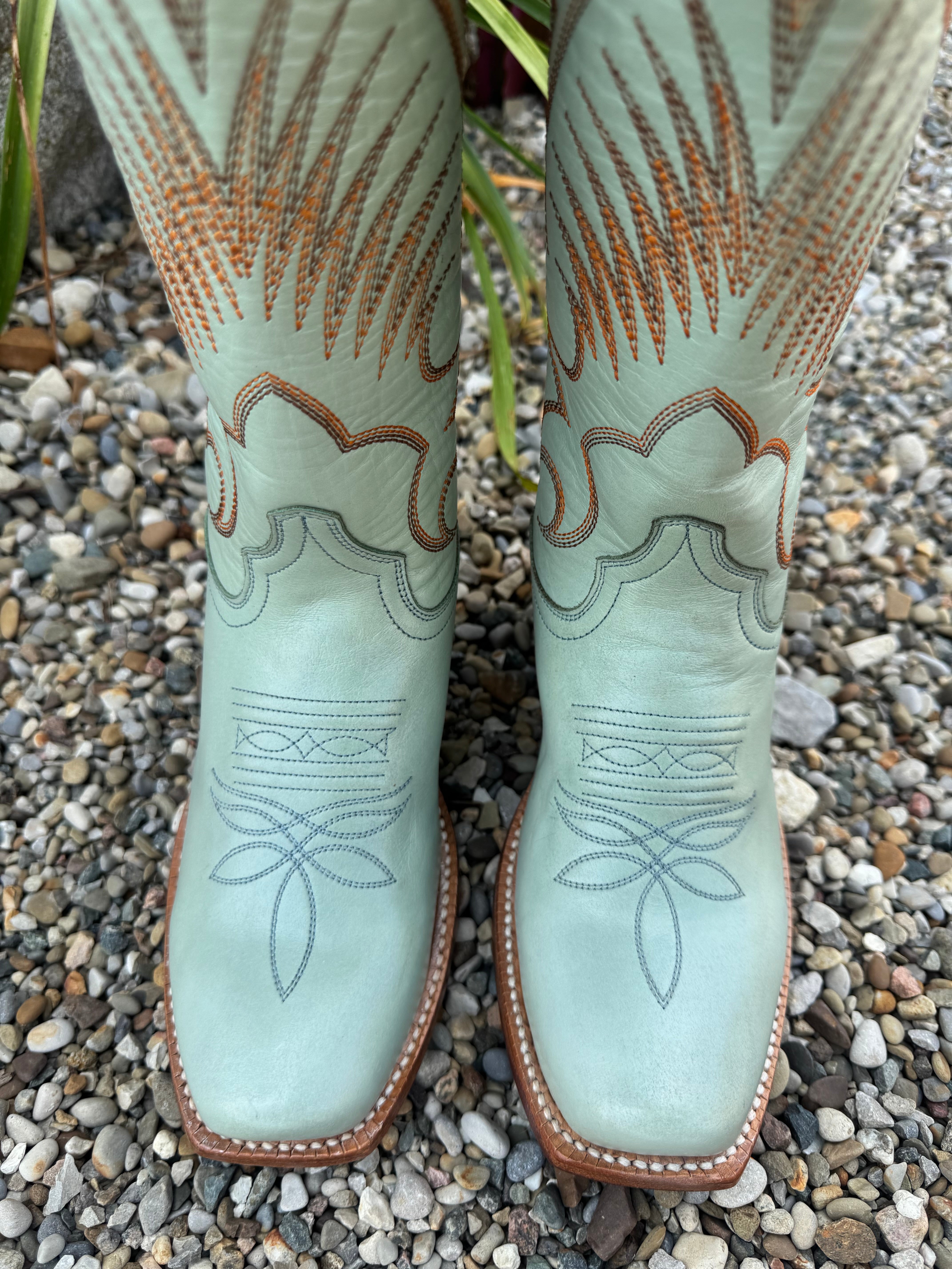 Hyer Women's Leawood Robin's Egg Blue Leather Cutter Toe Cowgirl