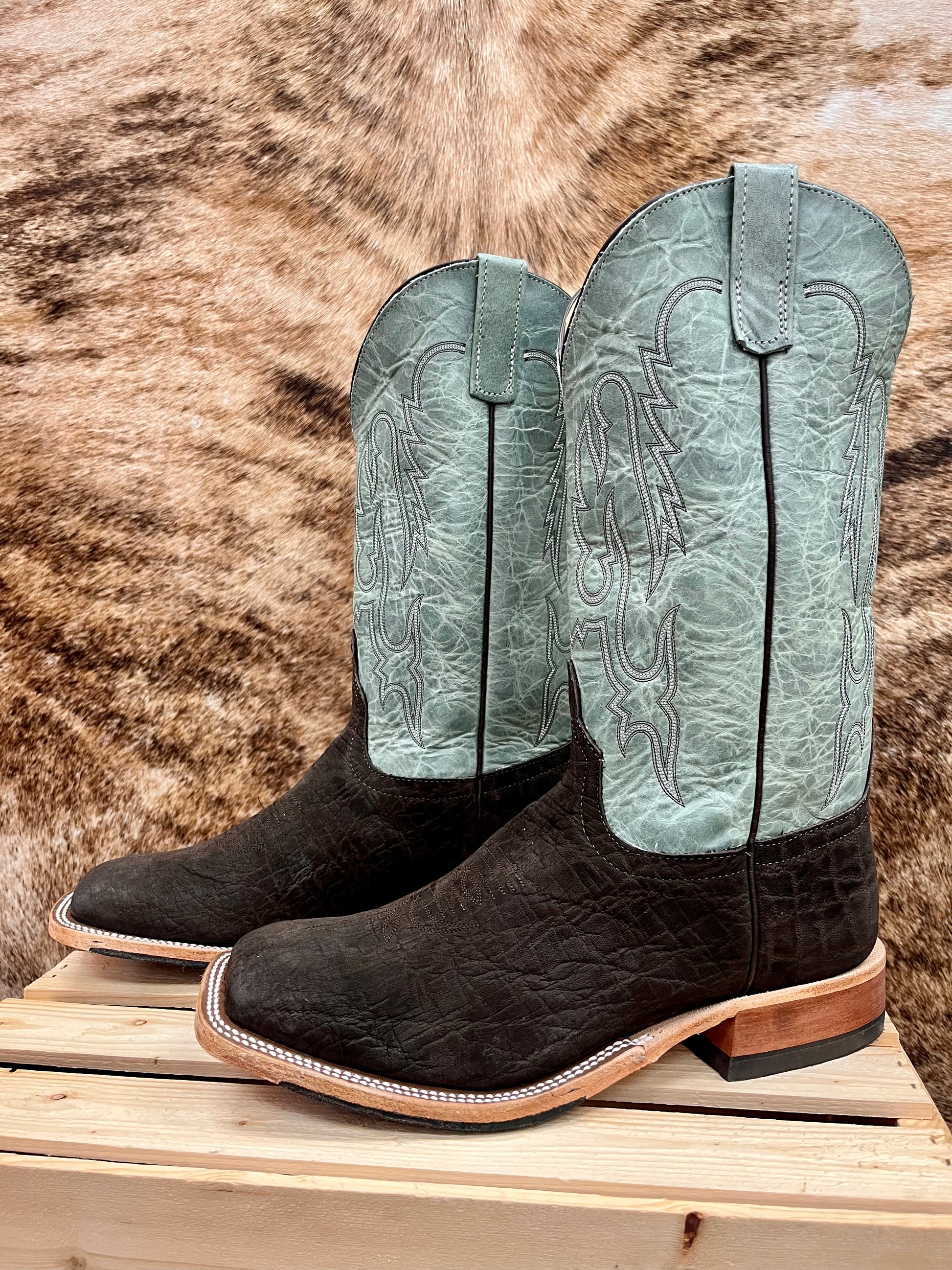 Chocolate elephant boots clearance