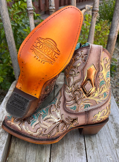 Corral sales gold boots