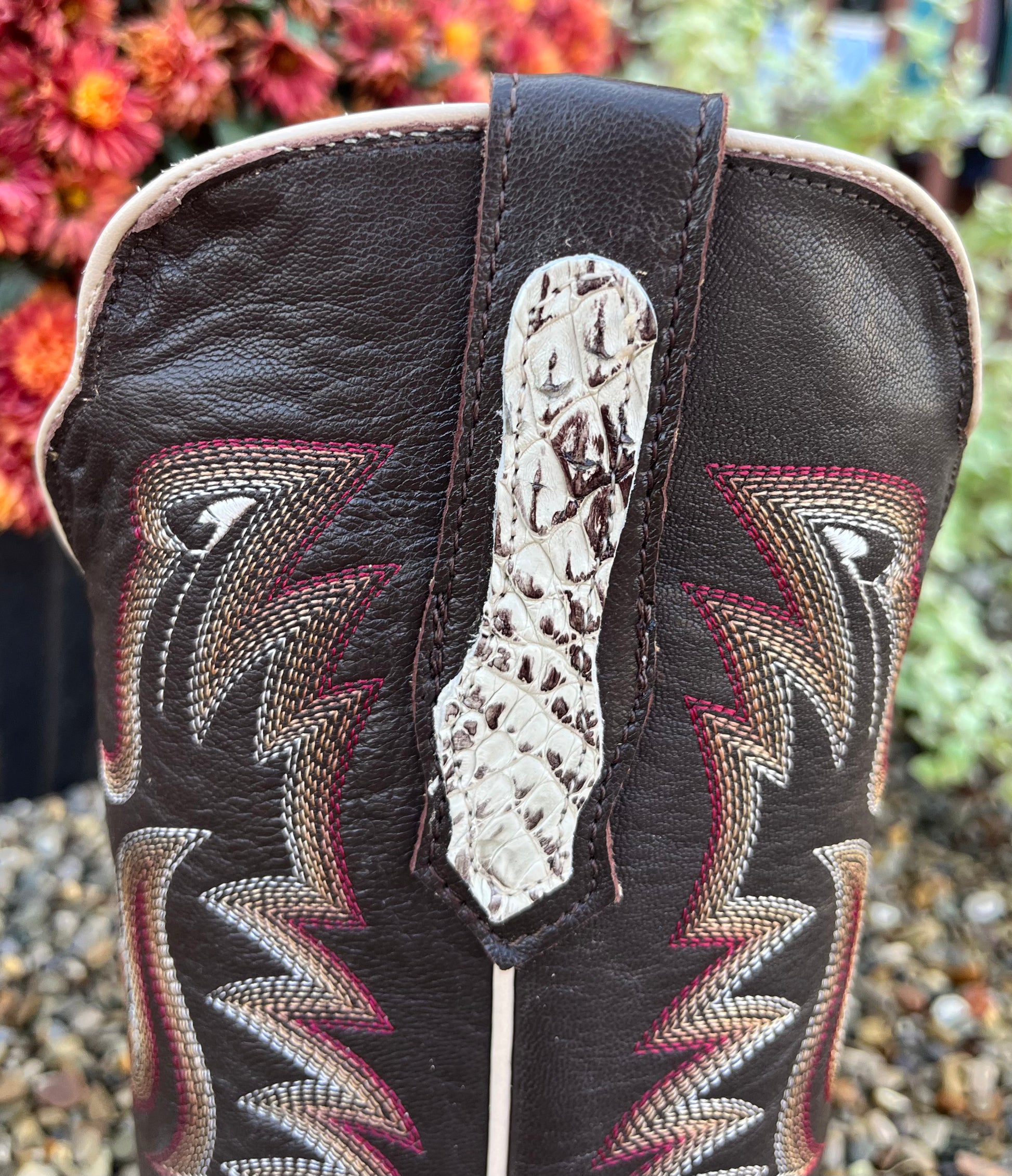 Red 2025 tail boots