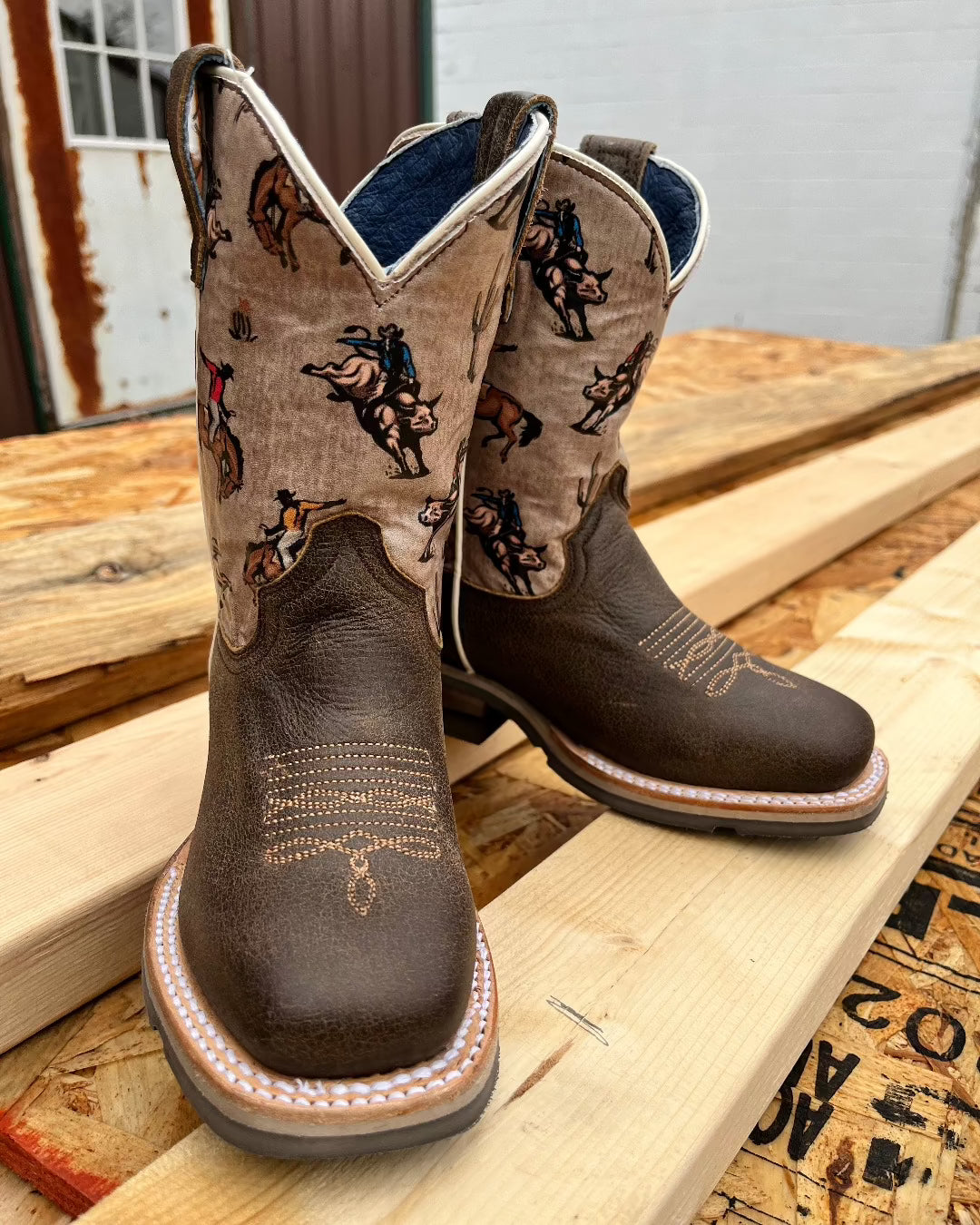 Bronco top cowboy boots