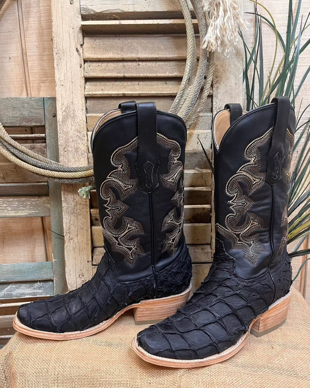 Corral Men s Black Pirarucu Horseman Toe Cowboy Boots A4339