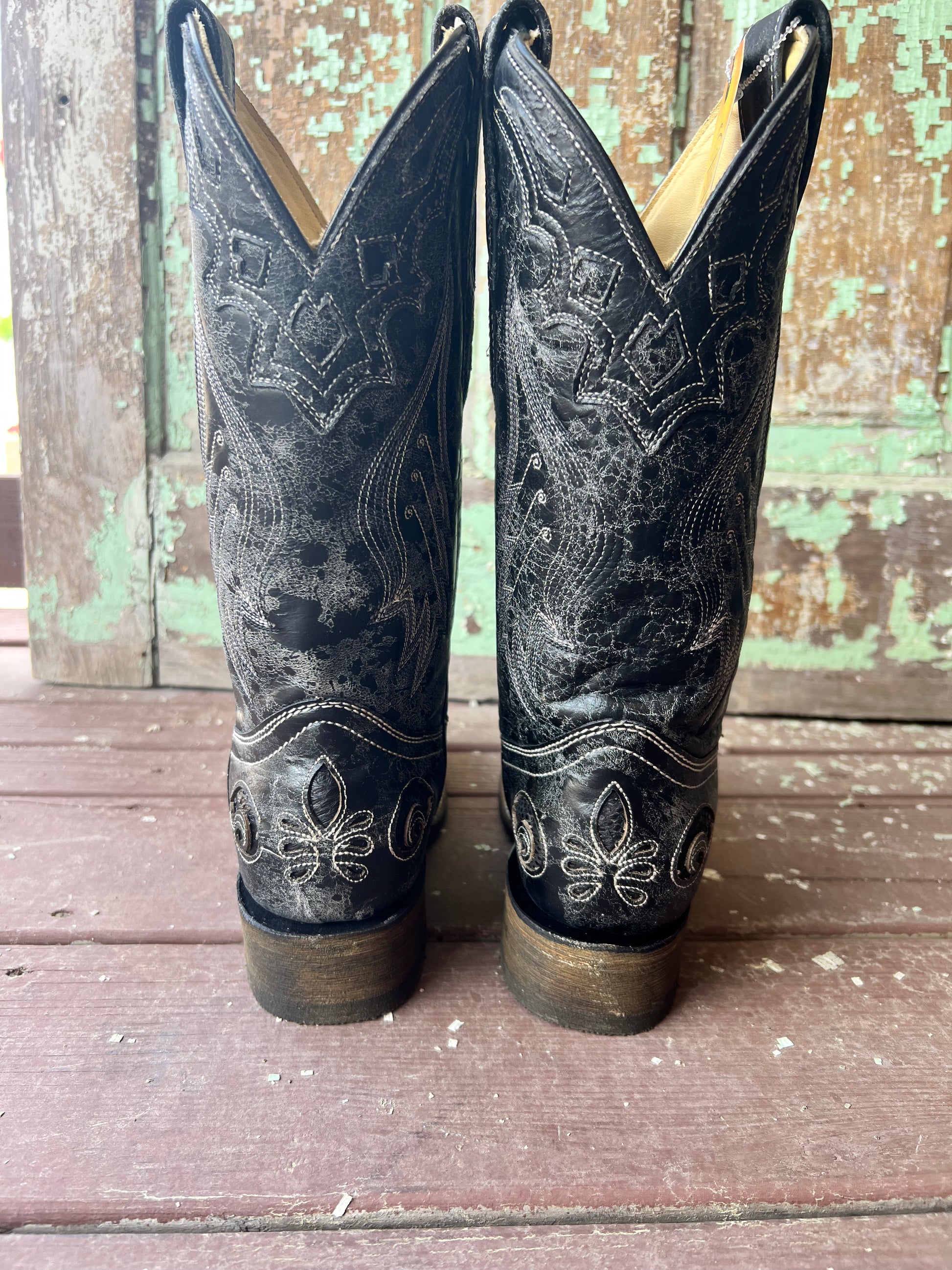 Corral ladies hotsell distressed black boots