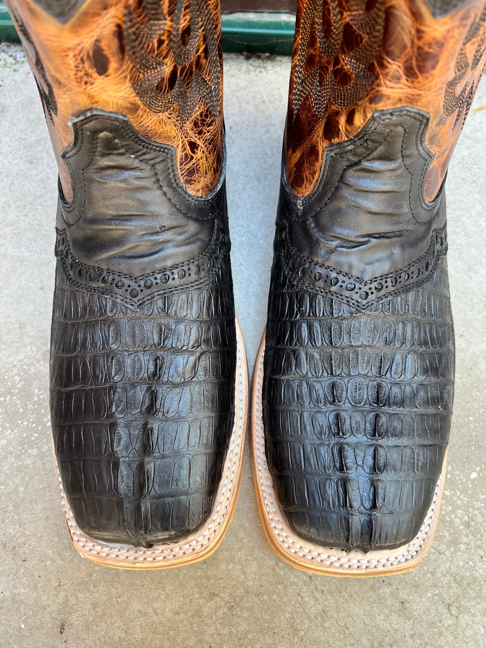 Corral hot sale caiman boots