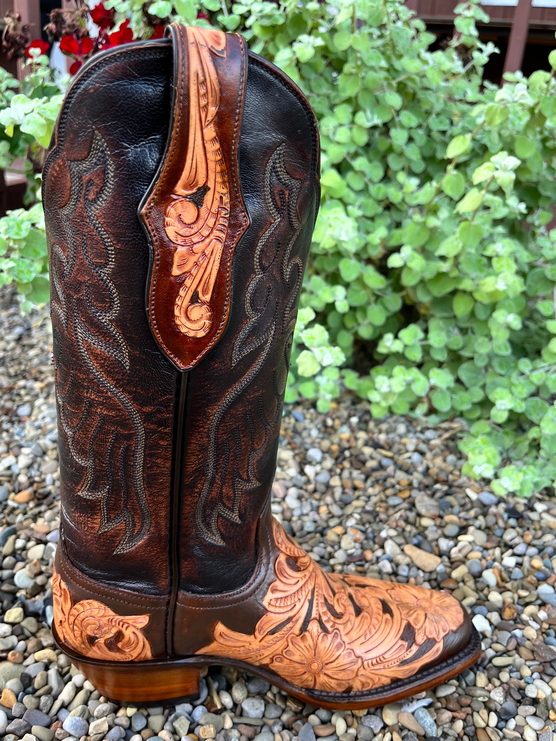 Narrow sales cowgirl boots