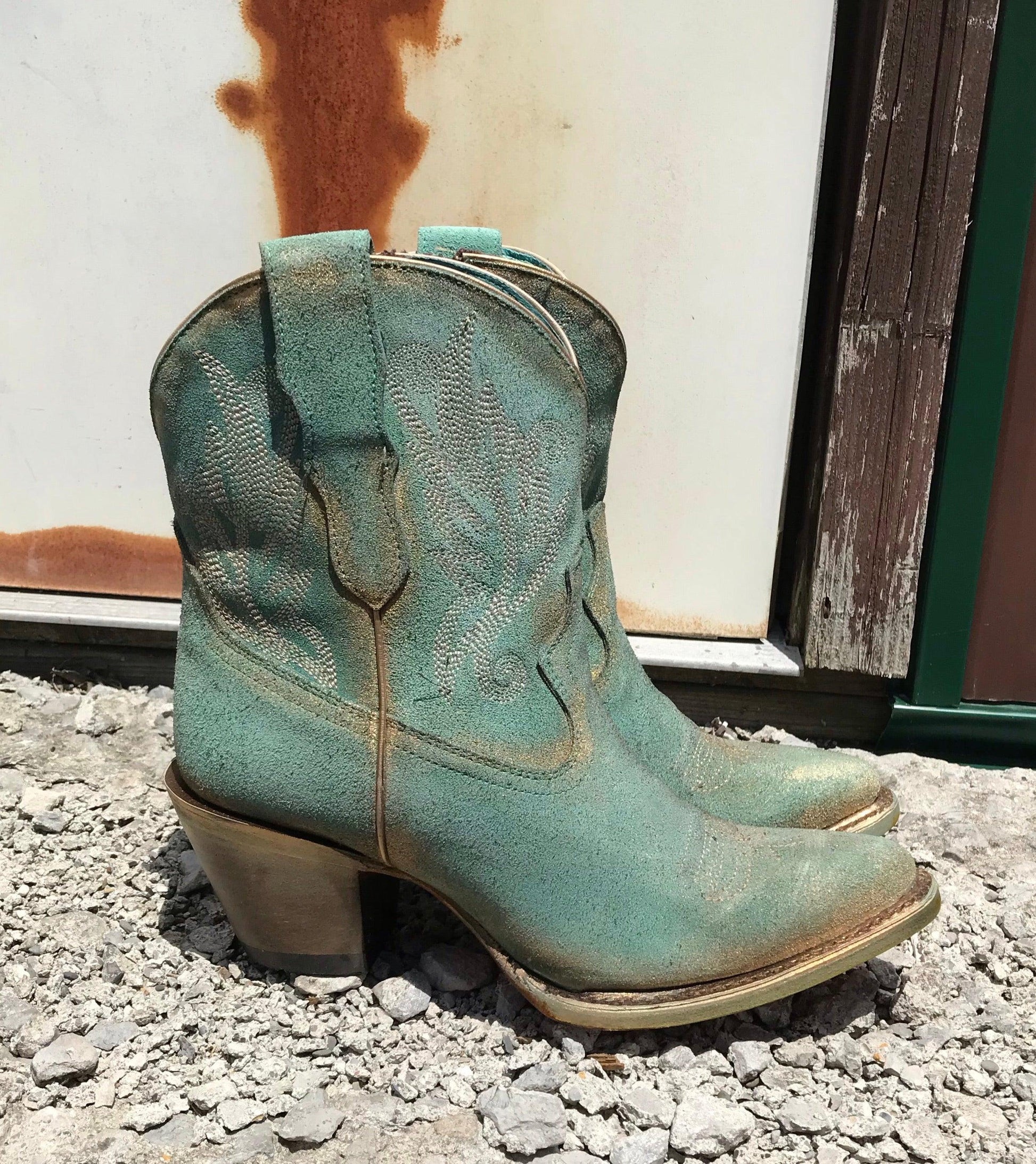 Mint cowboy boots Clearance