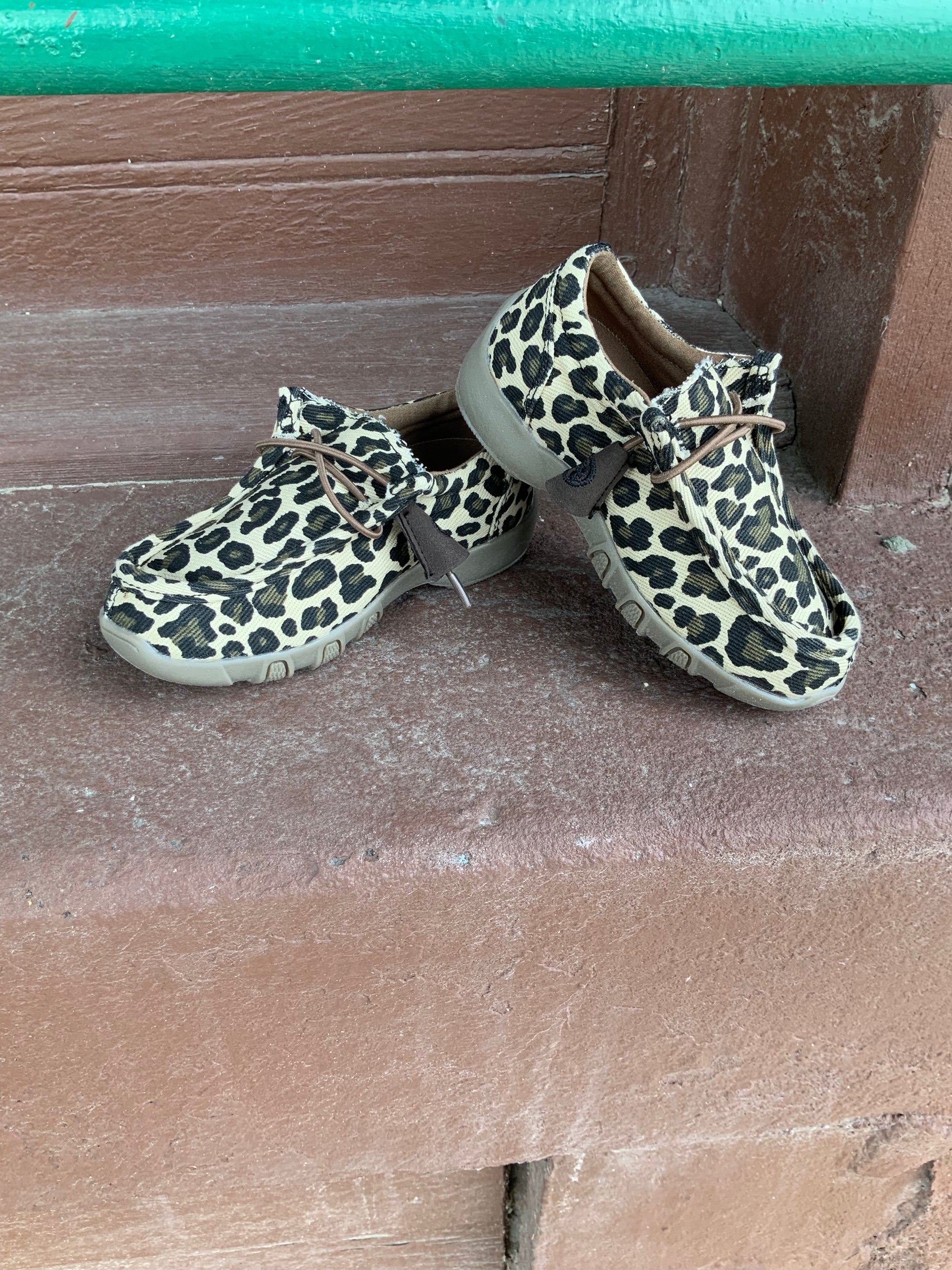 Leopard top driving mocs