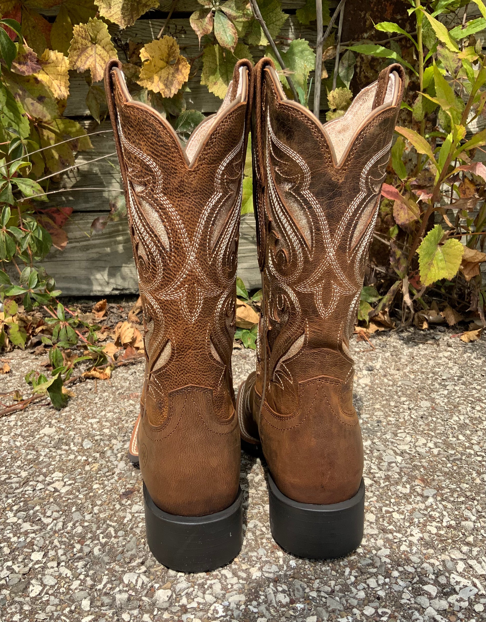 Ariat round toe western 2025 boots
