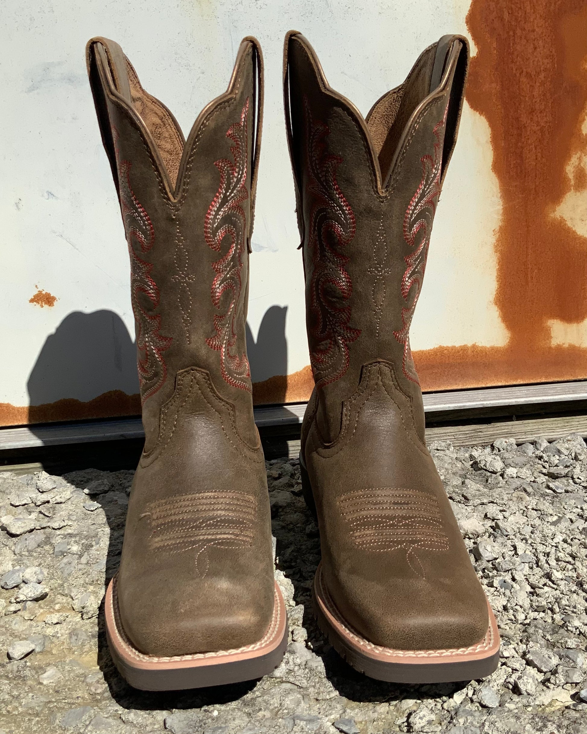 Ariat hybrid sales rancher round toe