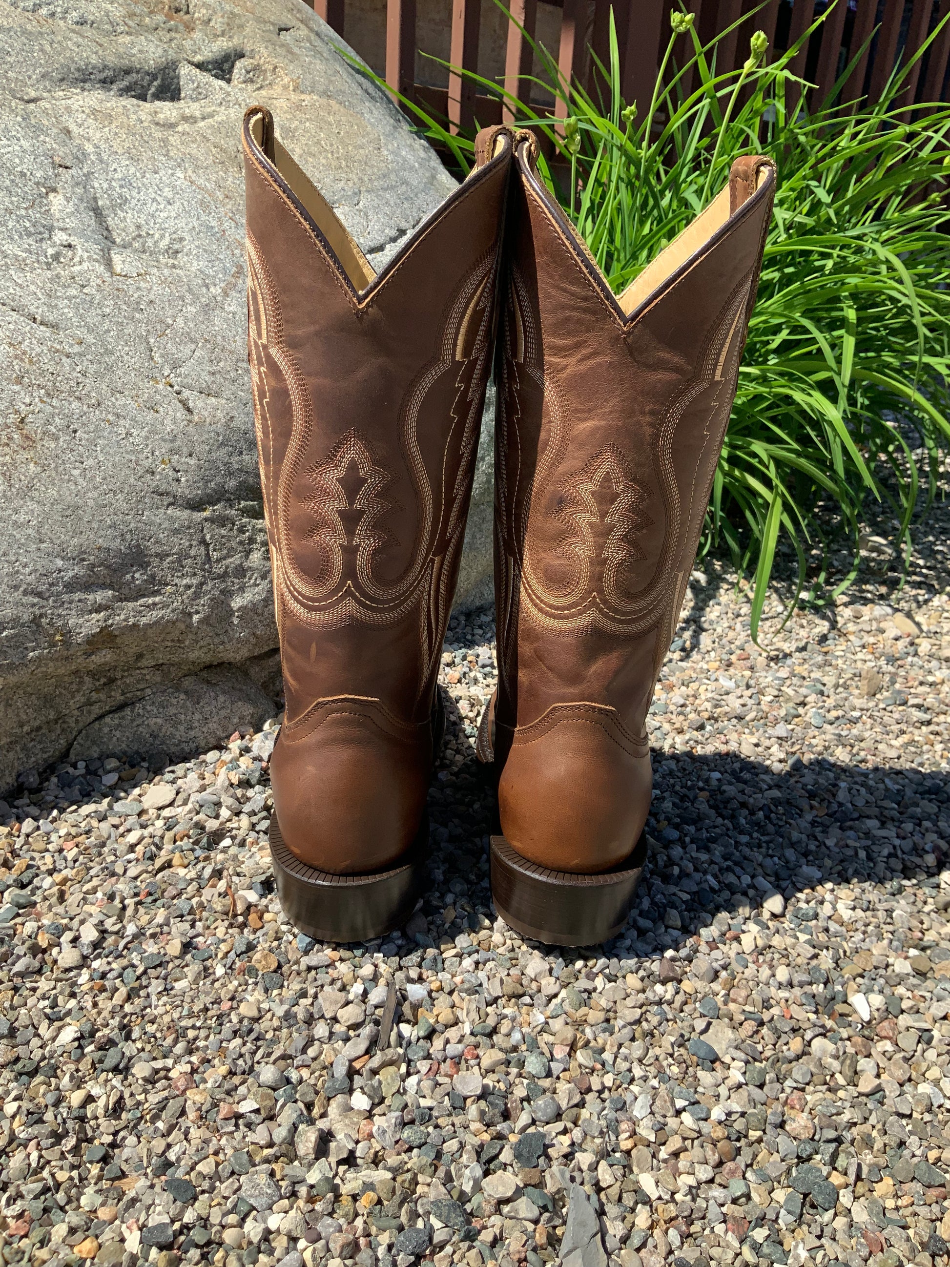 R. Watson Men s Bay Apache Cowhide Round Toe Cowboy Boots RW7007